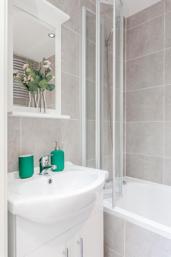 2 Bedrooms Serviced Apartment Excel Exhibition Centre, O2 Arena, Stratford Olympic City, Forest Gate, Central Londra Exterior foto